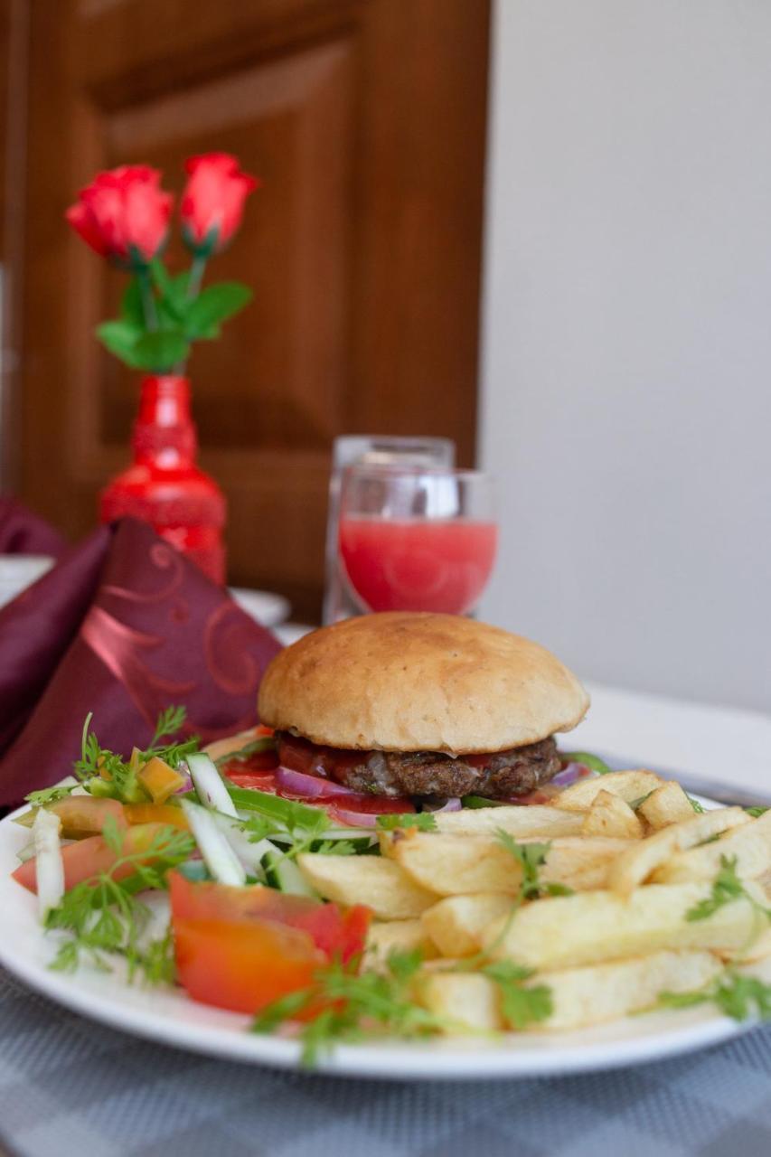 Regency Resort Singida Екстериор снимка