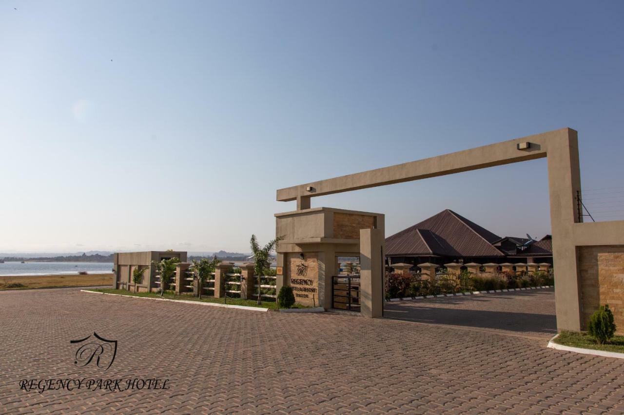 Regency Resort Singida Екстериор снимка