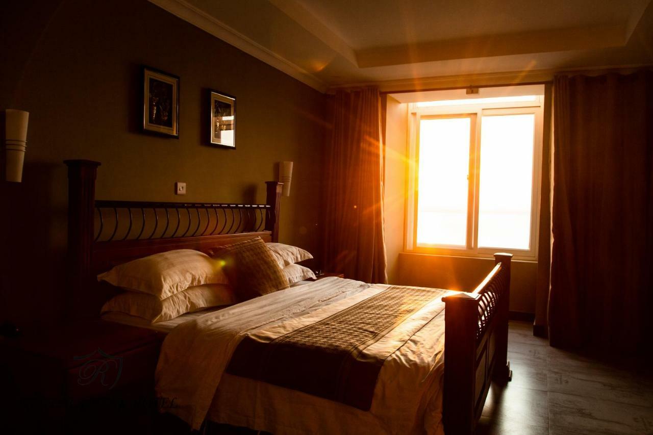 Regency Resort Singida Екстериор снимка